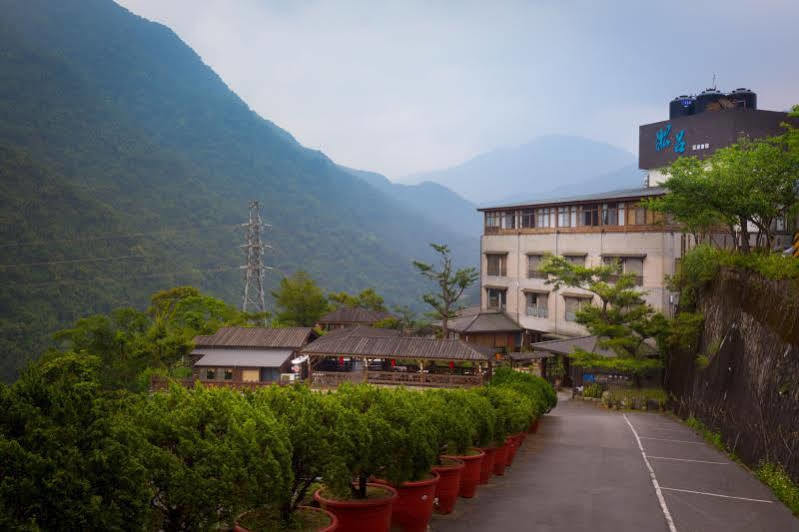 Wulai Sunglyu Hot Spring Resort Екстериор снимка